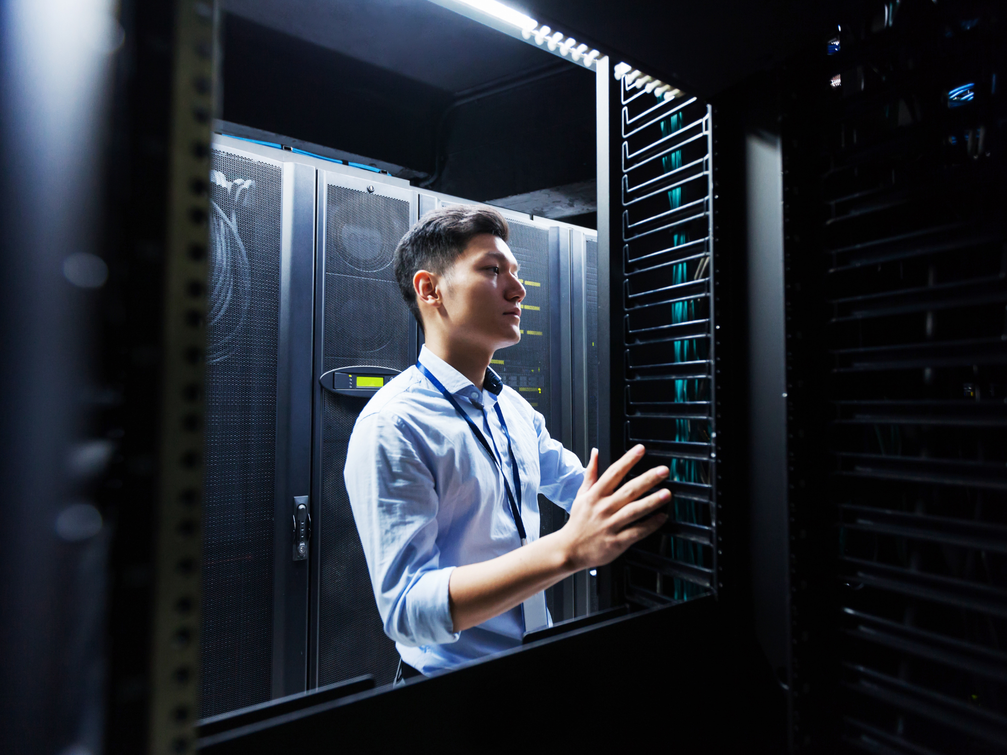 Data Center Technician 2